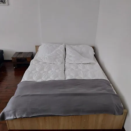 Bessen Apartment *